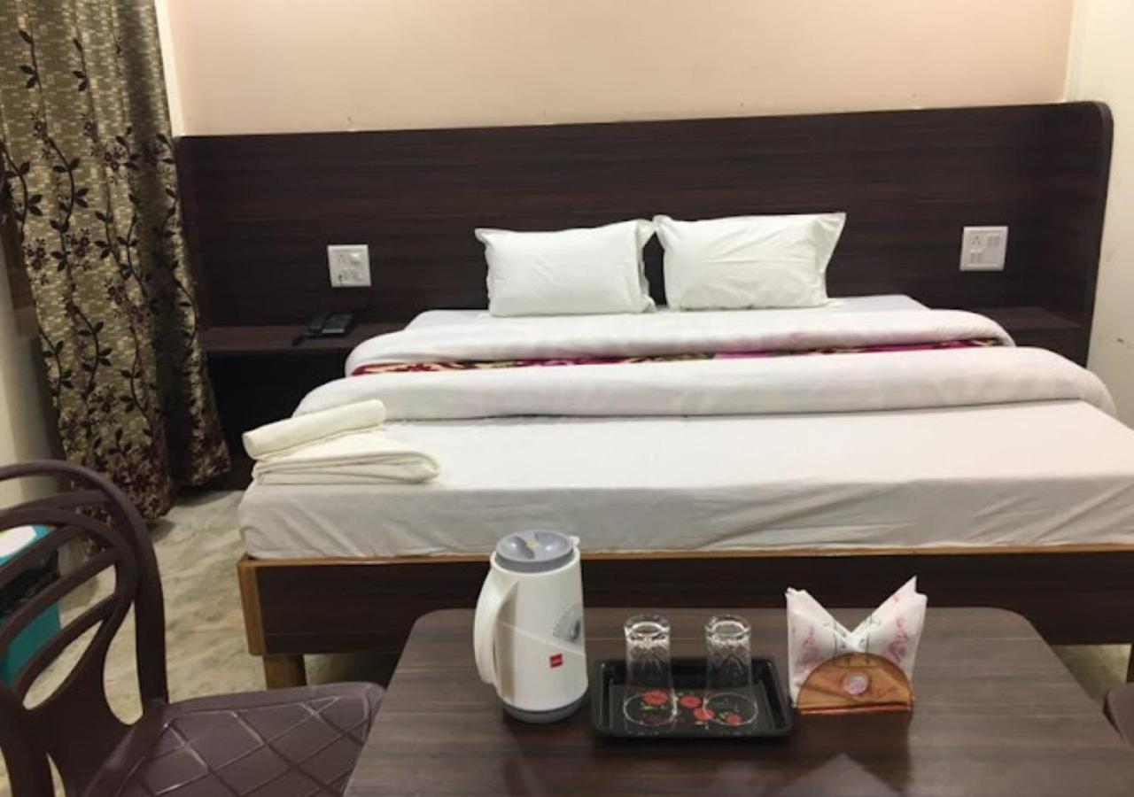 Liberty Guest House Benares Buitenkant foto