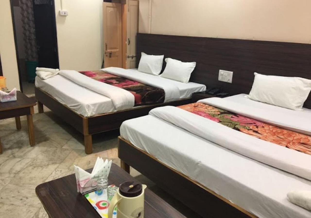 Liberty Guest House Benares Buitenkant foto