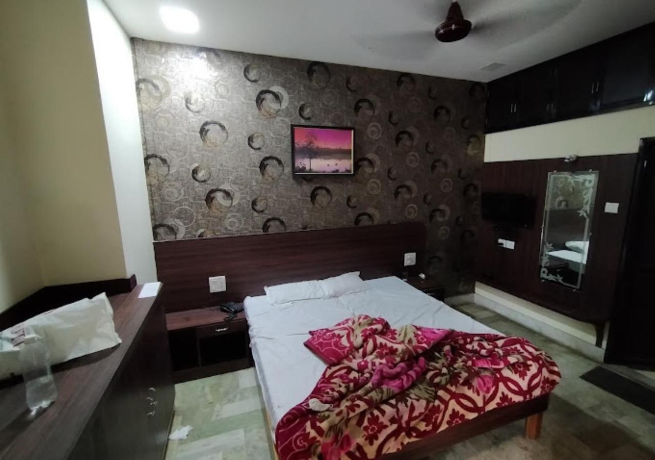 Liberty Guest House Benares Buitenkant foto
