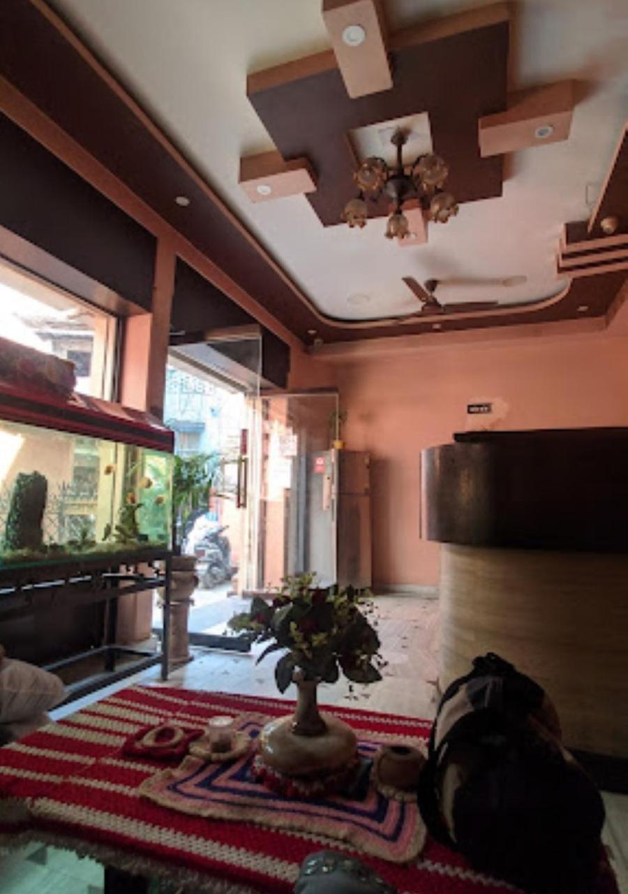Liberty Guest House Benares Buitenkant foto