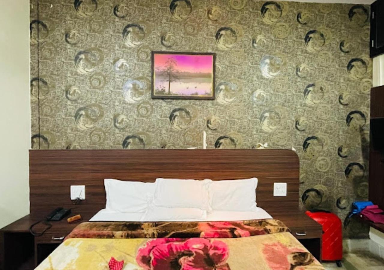 Liberty Guest House Benares Buitenkant foto