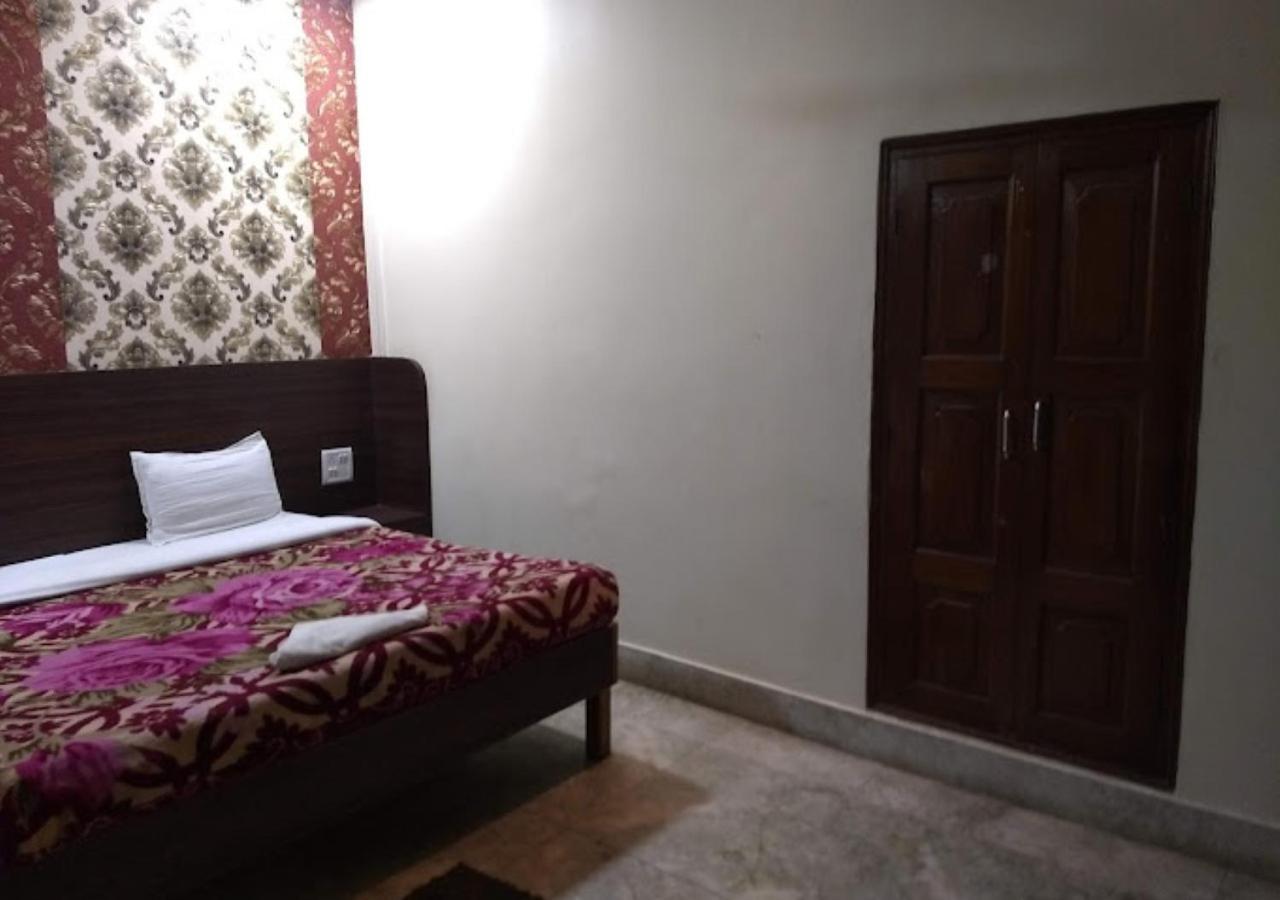 Liberty Guest House Benares Buitenkant foto