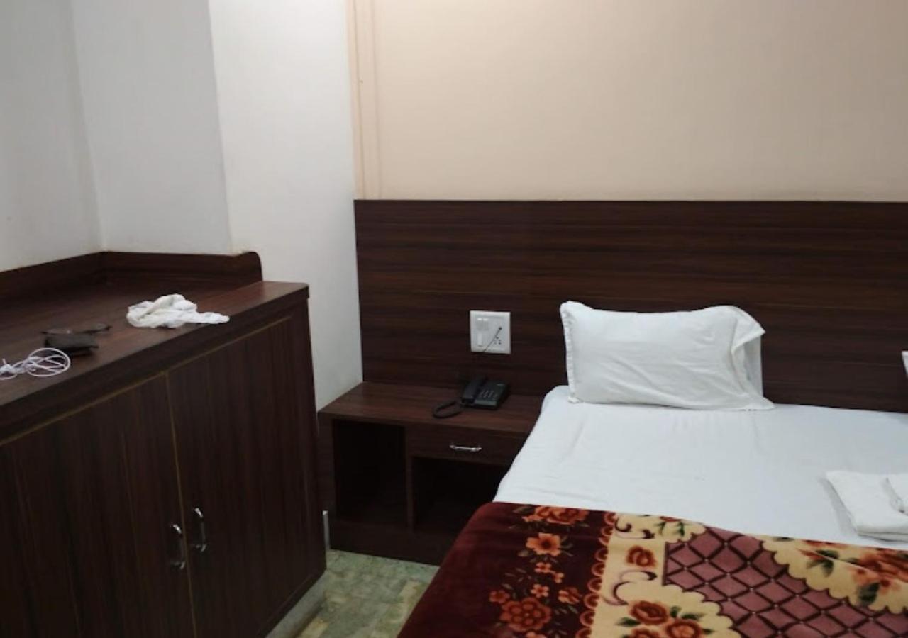 Liberty Guest House Benares Buitenkant foto